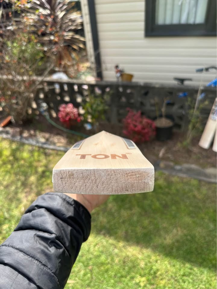 SS TON Shivam Dube Players Pro – SH English Willow (1175g)